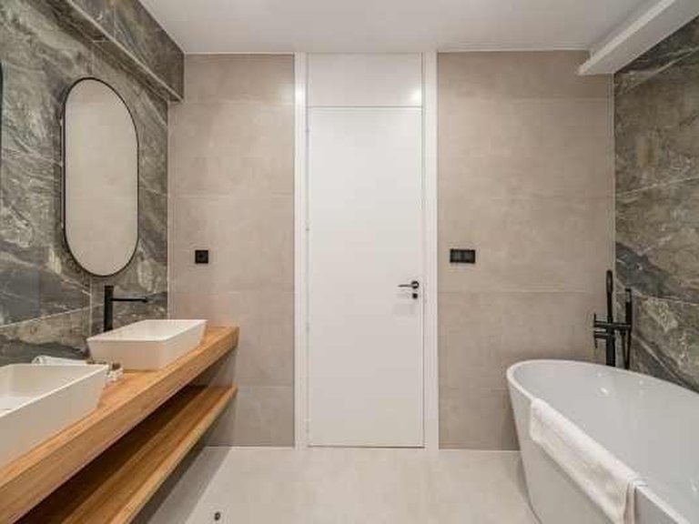 Apartment for Sale in Madrid, Madrid 11