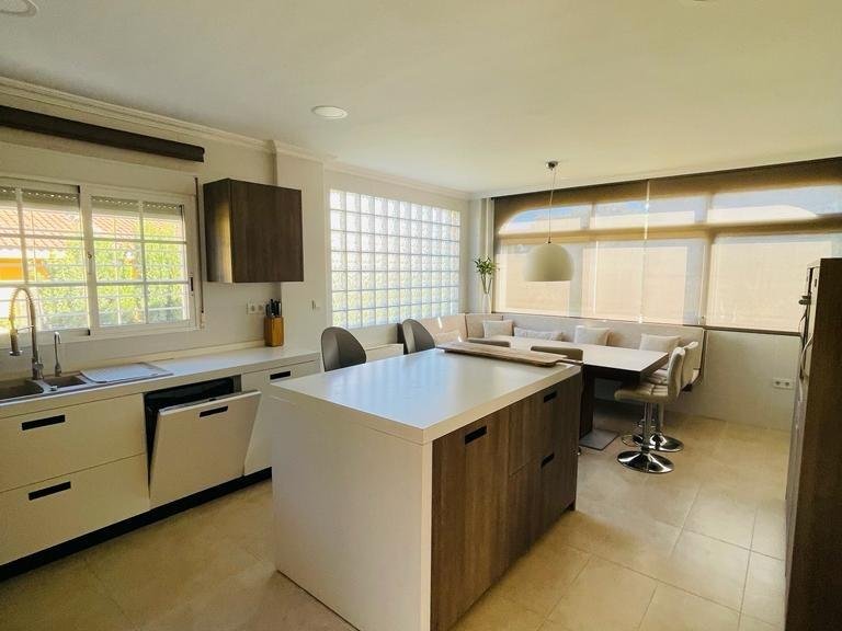 Villa for Sale in Torrevieja, Alicante 13