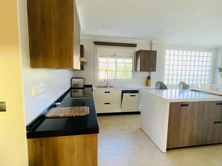 Villa for Sale in Torrevieja, Alicante 8