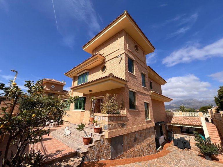 Villa for Sale in Benidorm, Alicante 5