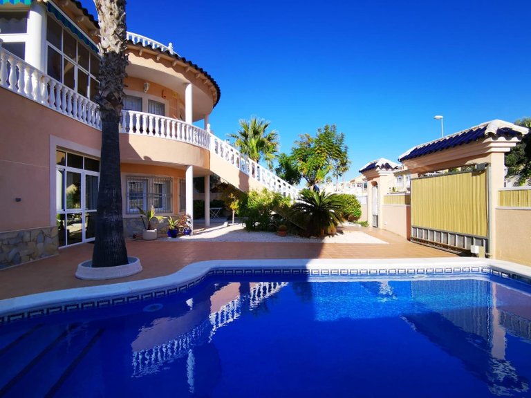 Villa for Sale in Orihuela Costa, Alicante 12