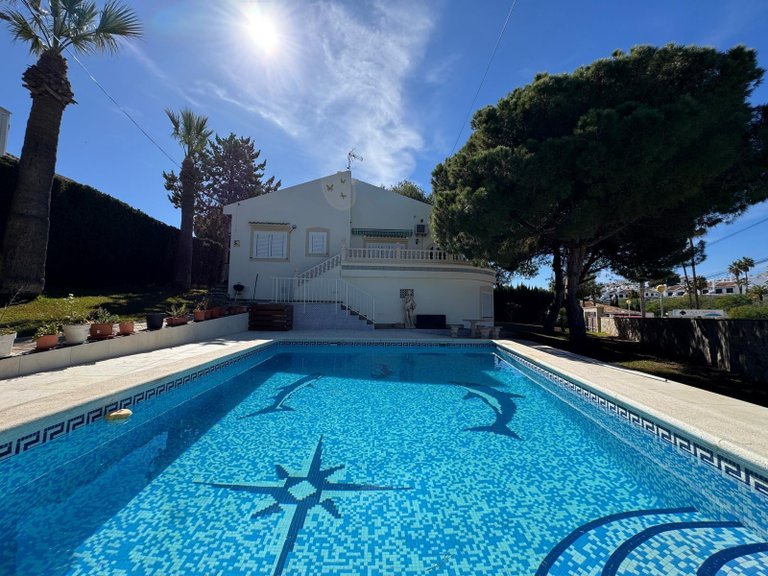 Villa for Sale in Cabo Roig, Alicante 1