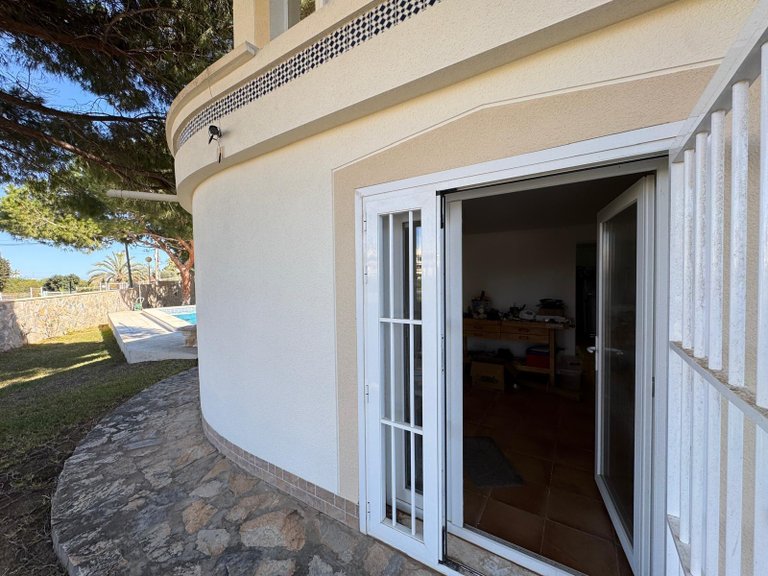 Villa for Sale in Cabo Roig, Alicante 14