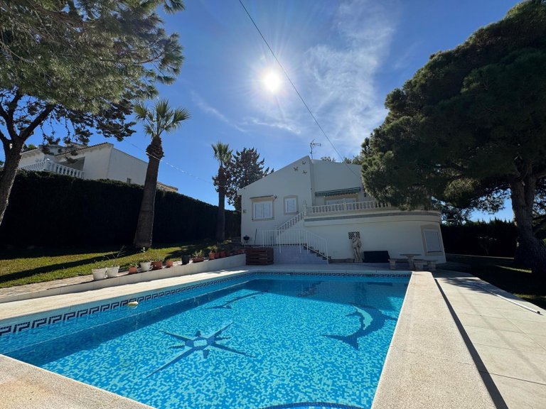 Villa for Sale in Cabo Roig, Alicante 3