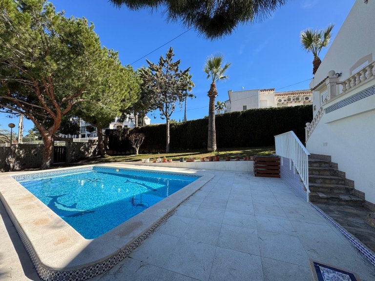 Villa for Sale in Cabo Roig, Alicante 5