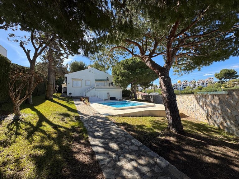 Villa for Sale in Cabo Roig, Alicante 8
