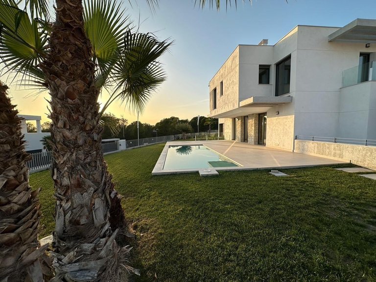 Villa for Sale in Finestrat, Alicante 8