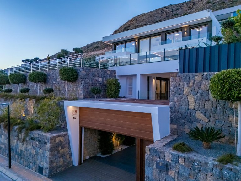 Villa for Sale in Finestrat, Alicante 2