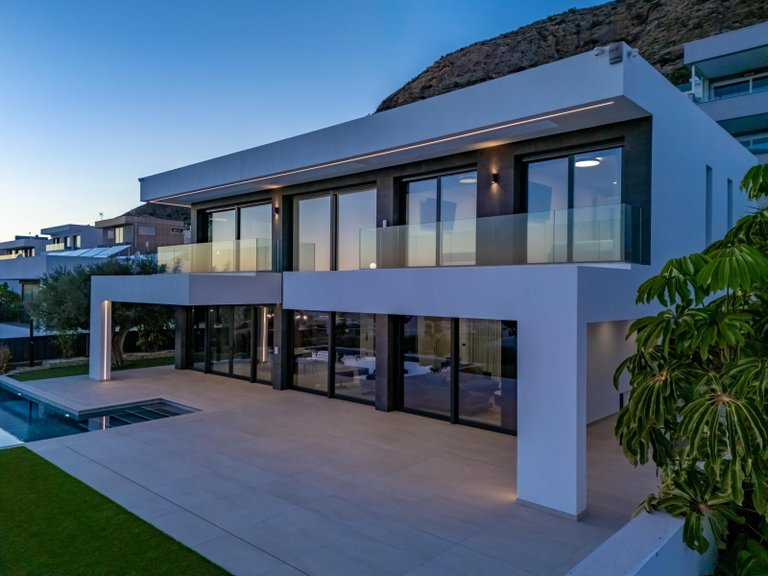 Villa for Sale in Finestrat, Alicante 3