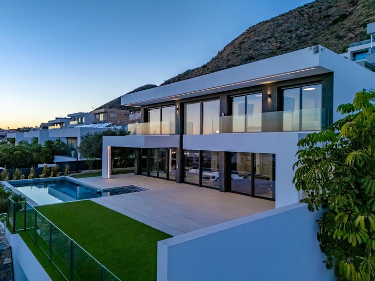 Villa for Sale in Finestrat, Alicante 4