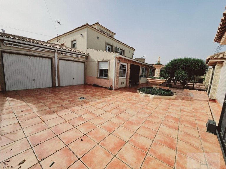Villa for Sale in Torrevieja, Alicante 2