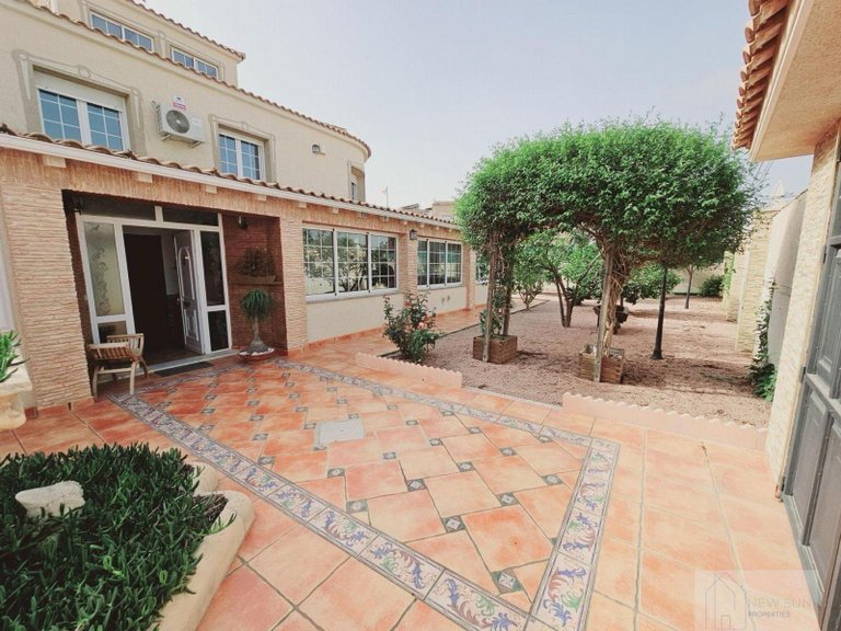 Villa for Sale in Torrevieja, Alicante 3