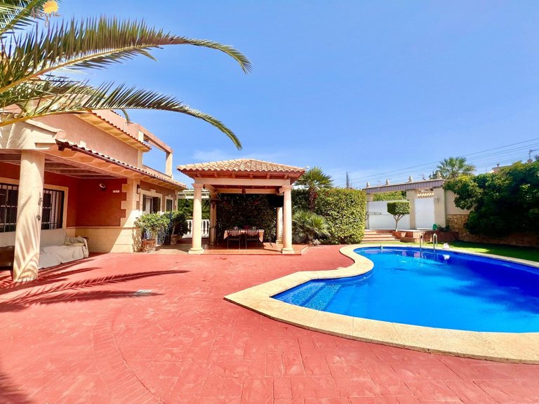 Villa for Sale in Torrevieja, Alicante 14