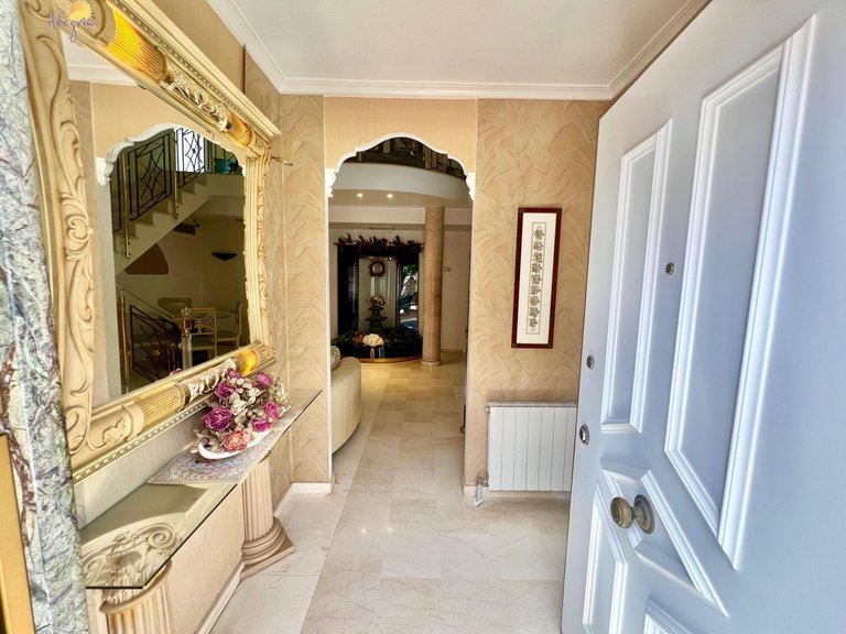 Villa for Sale in Costa Blanca Torrevieja, Alicante 27