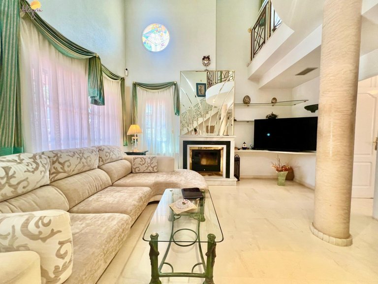 Villa for Sale in Costa Blanca Torrevieja, Alicante 32