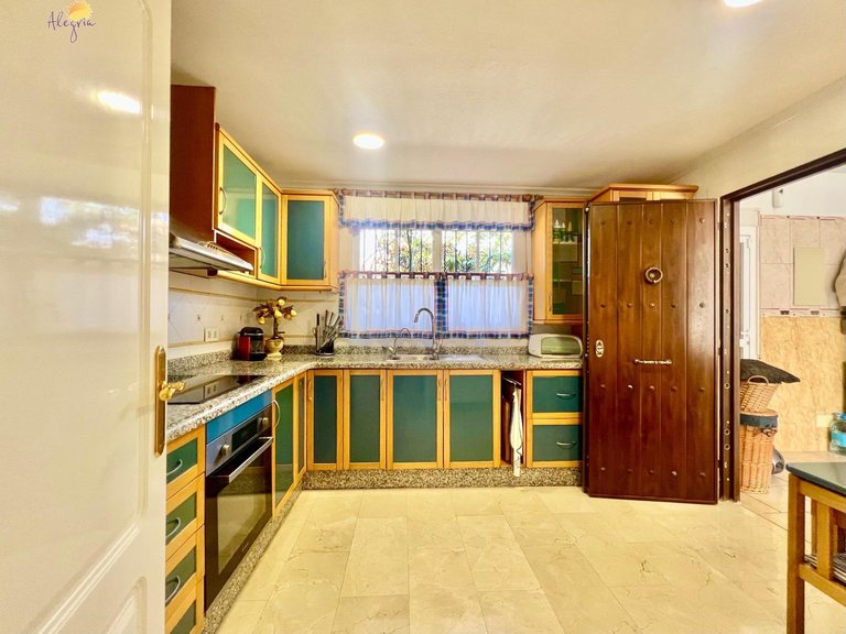 Villa for Sale in Costa Blanca Torrevieja, Alicante 36