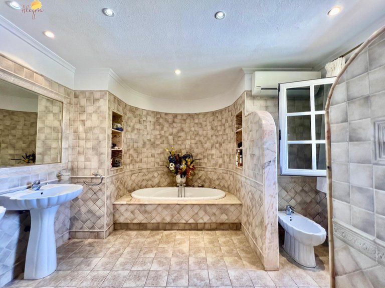 Villa for Sale in Costa Blanca Torrevieja, Alicante 50