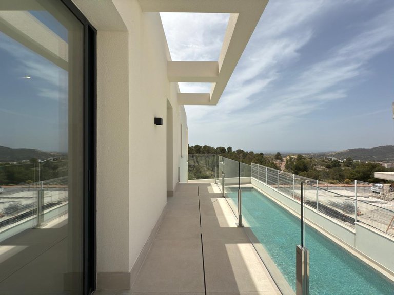 Villa for Sale in Finestrat, Alicante 10