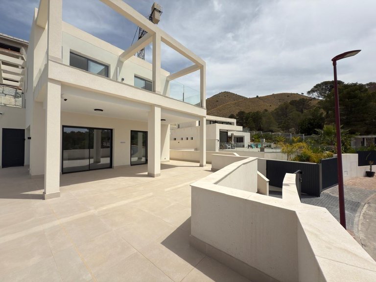 Villa for Sale in Finestrat, Alicante 3
