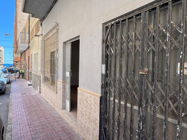 Commercial for Sale in Torrevieja, Alicante 1