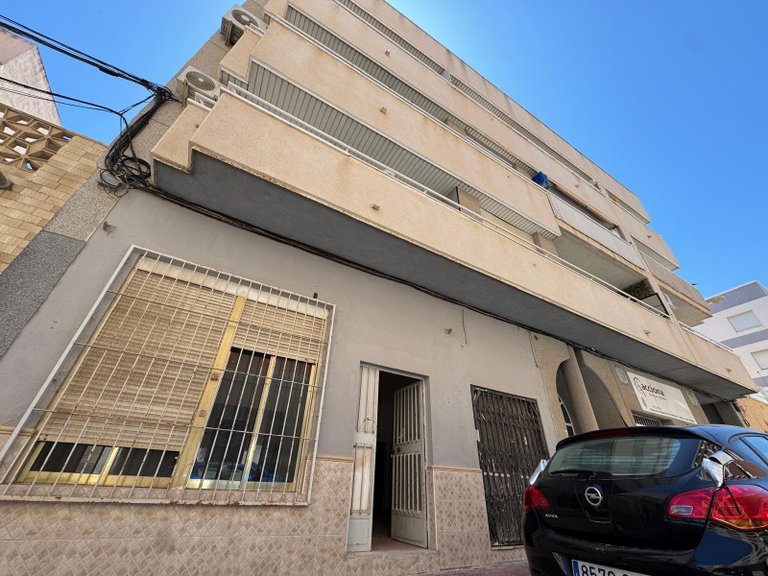 Commercial for Sale in Torrevieja, Alicante 2