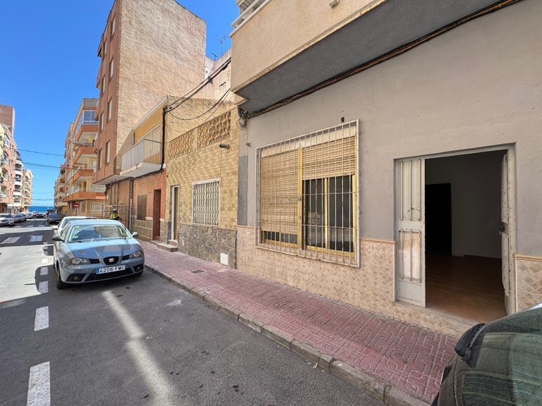 Commercial for Sale in Torrevieja, Alicante 4