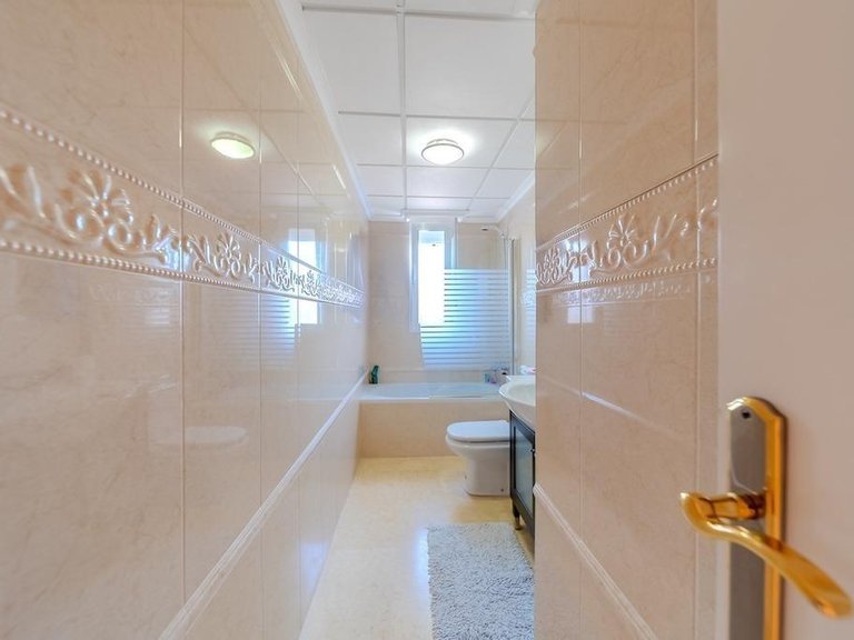 Villa for Sale in Costa Blanca Torrevieja, Alicante 25