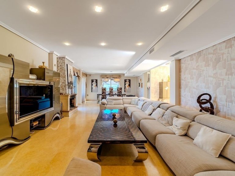 Villa for Sale in Torrevieja, Alicante 3