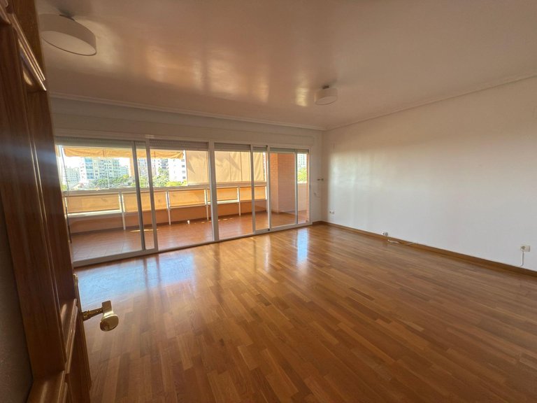 Apartment for Sale in Alicante, Alicante 9
