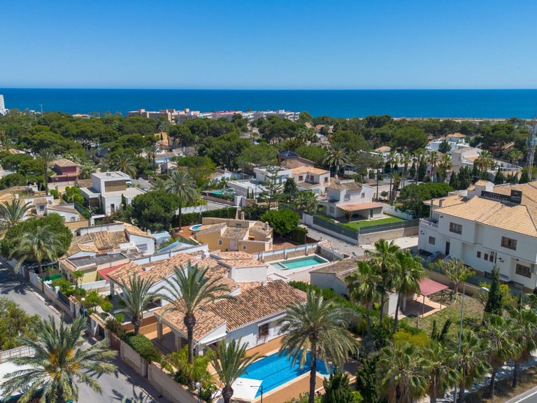 Villa for Sale in Orihuela Costa, Alicante 14