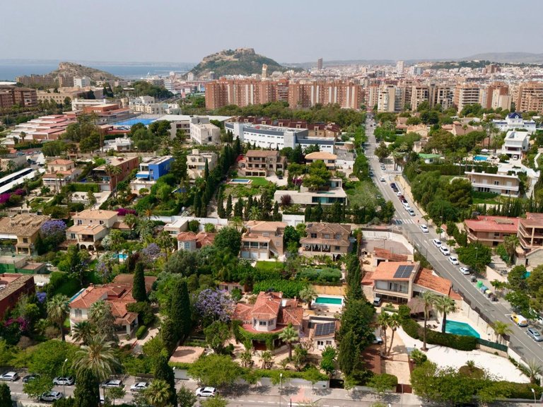 Villa for Sale in Alicante, Alicante 3
