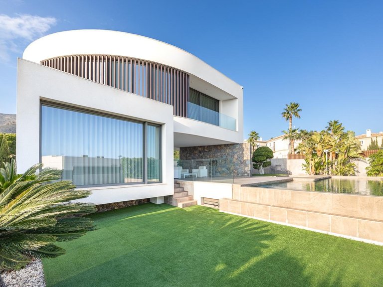 Villa for Sale in Finestrat, Alicante 3