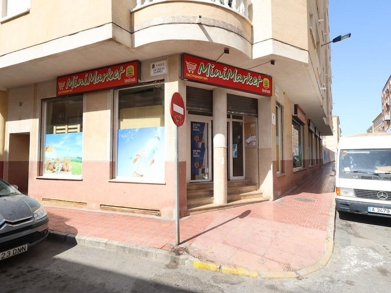 Commercial for Sale in Torrevieja, Alicante 1