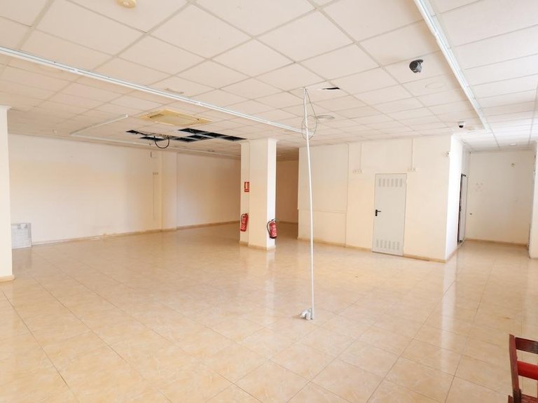 Commercial for Sale in Torrevieja, Alicante 4