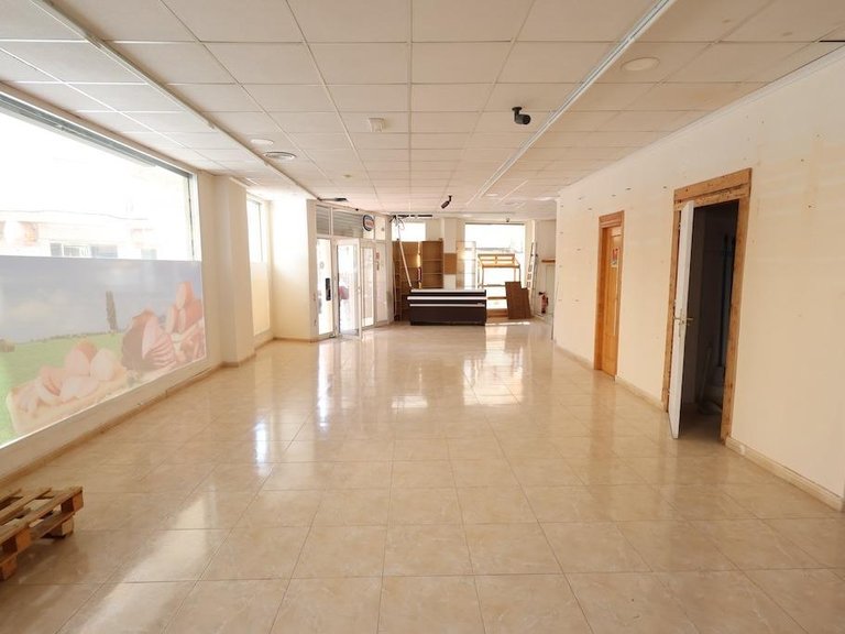 Commercial for Sale in Torrevieja, Alicante 5
