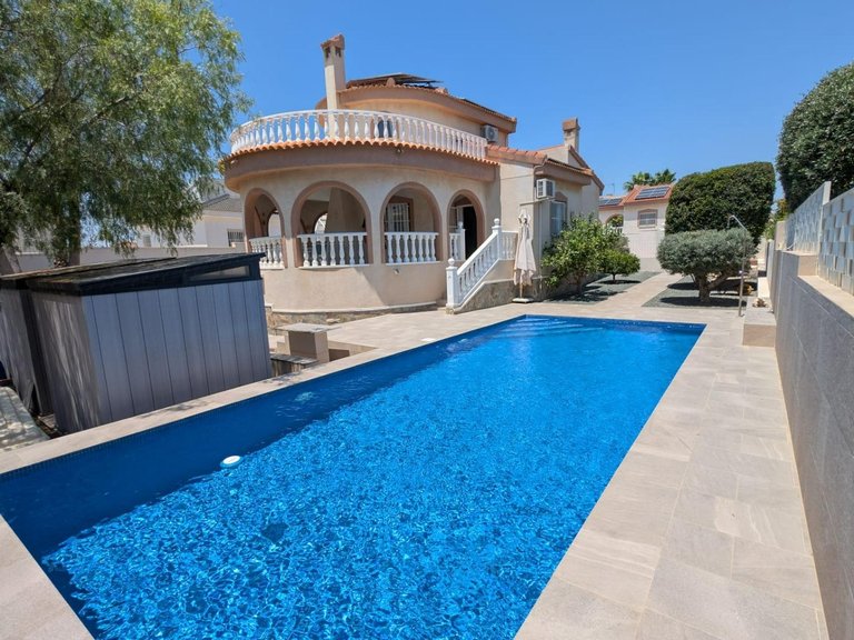 Villa for Sale in Rojales, Alicante 1