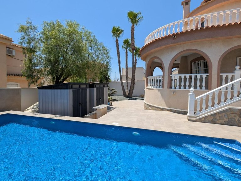 Villa for Sale in Rojales, Alicante 2