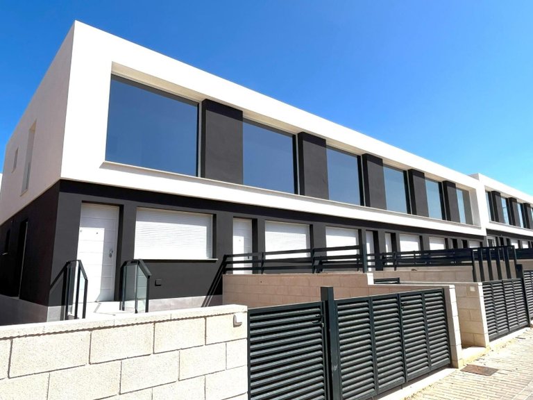 Apartment for Sale in Gran Alacant, Alicante 1