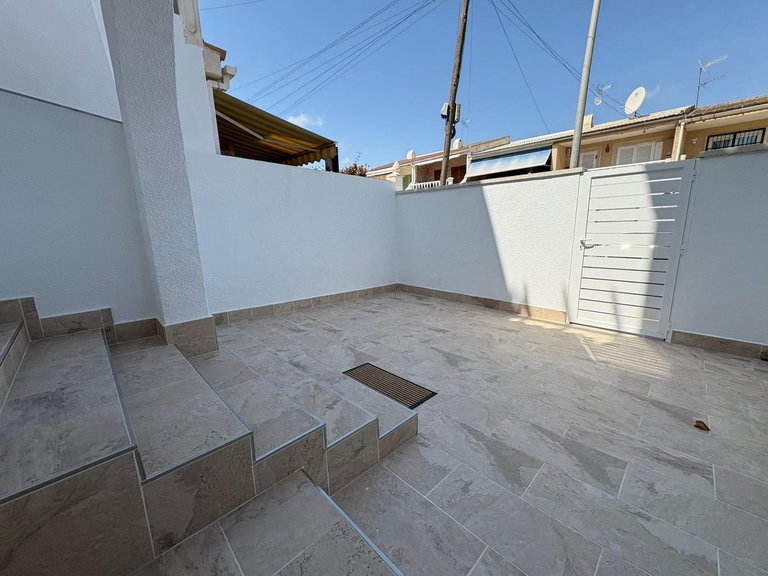 Town House for Sale in Costa Blanca Torrevieja, Alicante 18