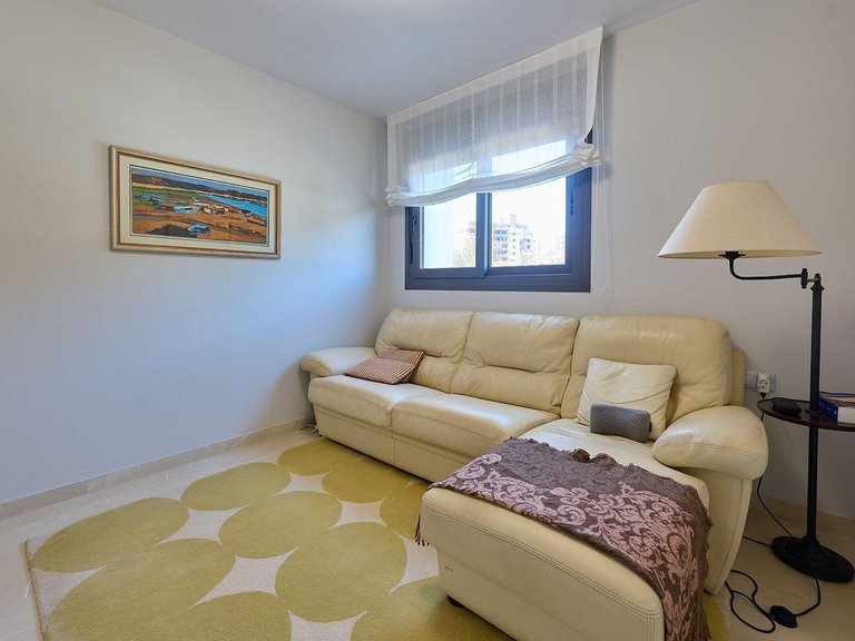 Apartment for Sale in Alicante, Alicante 15