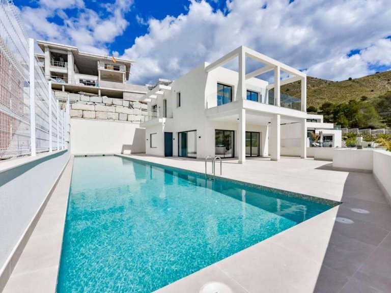 Villa for Sale in Finestrat, Alicante 1