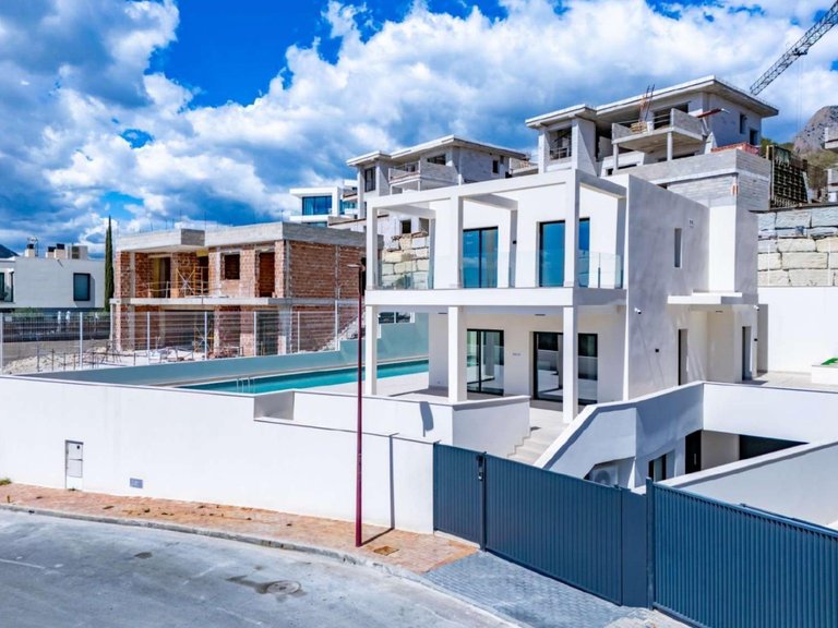 Villa for Sale in Finestrat, Alicante 10