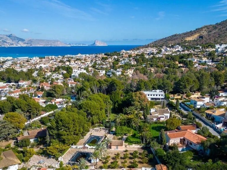 Villa for Sale in Alfaz Del Pi, Alicante 12