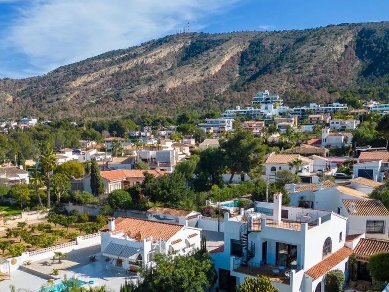 Villa for Sale in Alfaz Del Pi, Alicante 13
