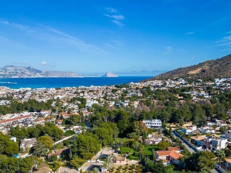 Villa for Sale in Alfaz Del Pi, Alicante 2