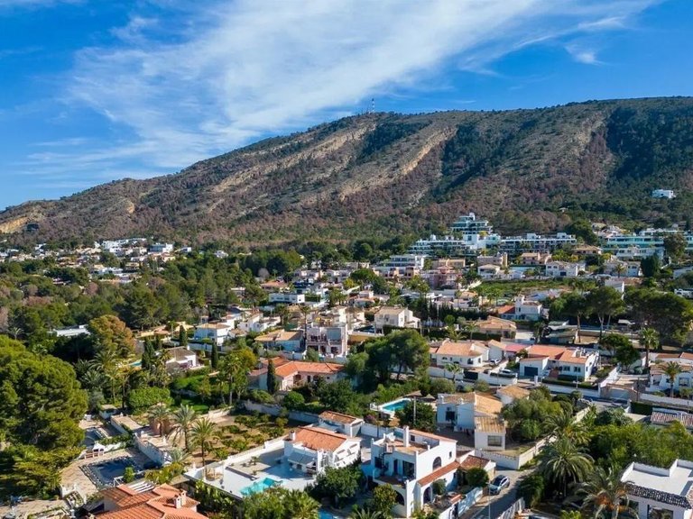 Villa for Sale in Alfaz Del Pi, Alicante 3