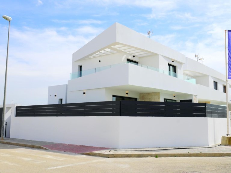 Villa for Sale in Dolores, Alicante 3