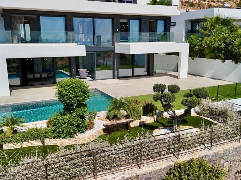 Villa for Sale in Finestrat, Alicante 4