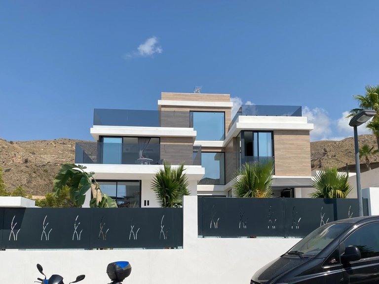 Villa for Sale in Finestrat, Alicante 5