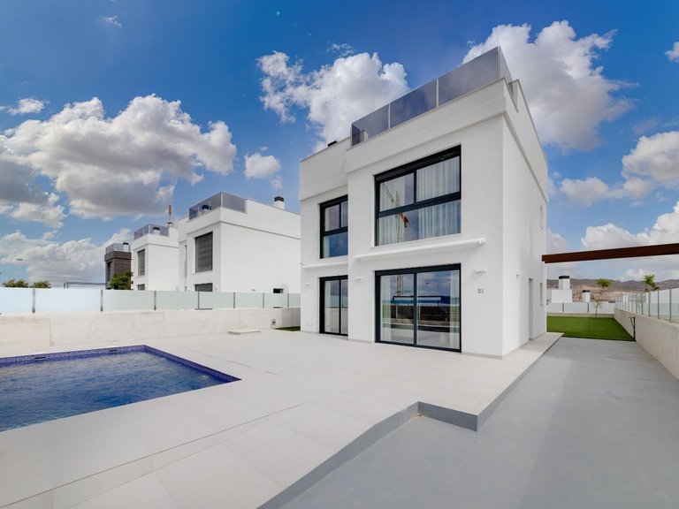 Villa for Sale in Mutxamel, Alicante 2